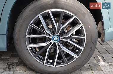 Внедорожник / Кроссовер BMW iX1 2024 в 