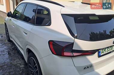 Внедорожник / Кроссовер BMW iX1 2022 в 