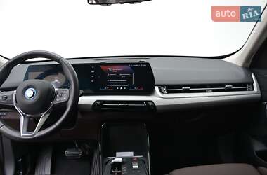 Внедорожник / Кроссовер BMW iX1 2024 в 