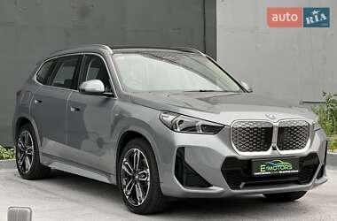 Внедорожник / Кроссовер BMW iX1 2024 в 