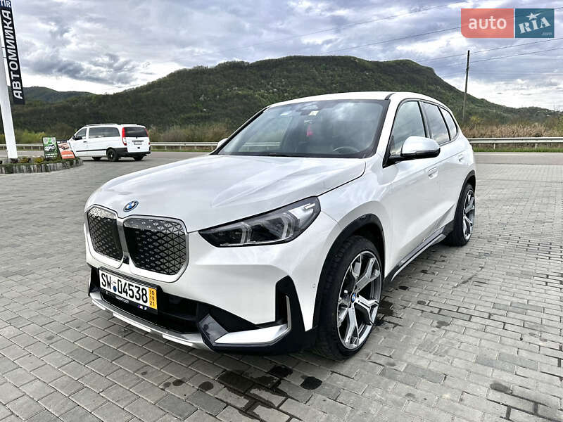 Позашляховик / Кросовер BMW iX1 2024 в Хусті