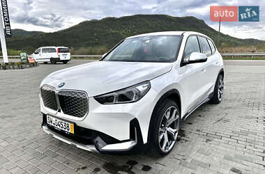 Внедорожник / Кроссовер BMW iX1 2024 в 