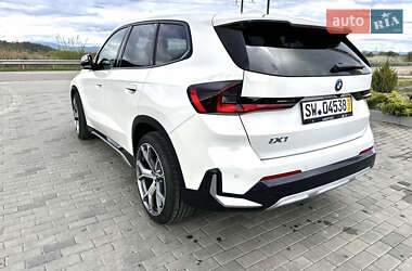 Внедорожник / Кроссовер BMW iX1 2024 в 