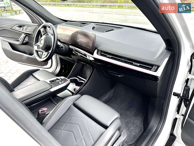 Позашляховик / Кросовер BMW iX1 2024 в Хусті
