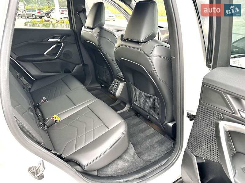 Позашляховик / Кросовер BMW iX1 2024 в Хусті
