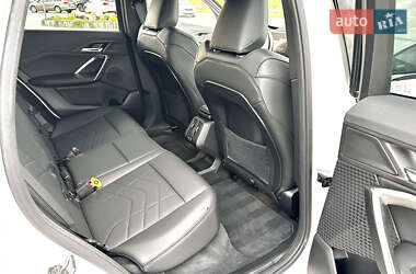 Внедорожник / Кроссовер BMW iX1 2024 в 