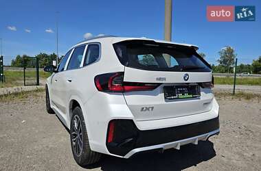 Позашляховик / Кросовер BMW iX1 2025 в 