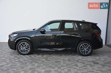 Позашляховик / Кросовер BMW iX1 2024 в 