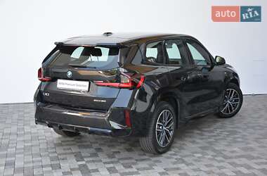 Позашляховик / Кросовер BMW iX1 2024 в 