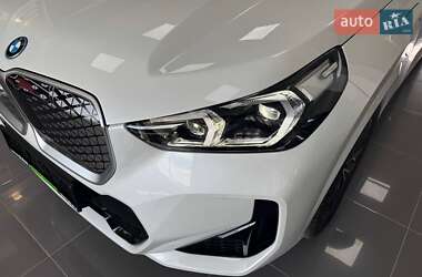 Внедорожник / Кроссовер BMW iX1 2025 в 