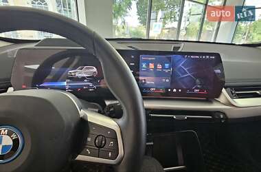 Позашляховик / Кросовер BMW iX1 2023 в 