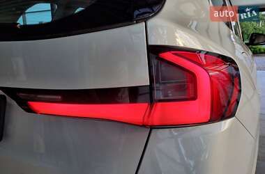 Позашляховик / Кросовер BMW iX1 2025 в 
