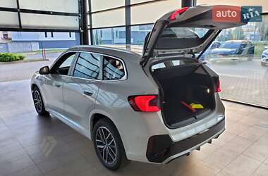 Позашляховик / Кросовер BMW iX1 2025 в 