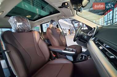 Позашляховик / Кросовер BMW iX1 2025 в 