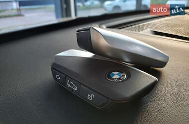 Позашляховик / Кросовер BMW iX1 2025 в 