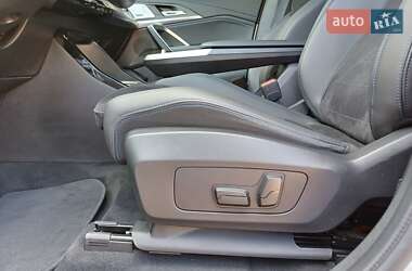 Позашляховик / Кросовер BMW iX1 2024 в 