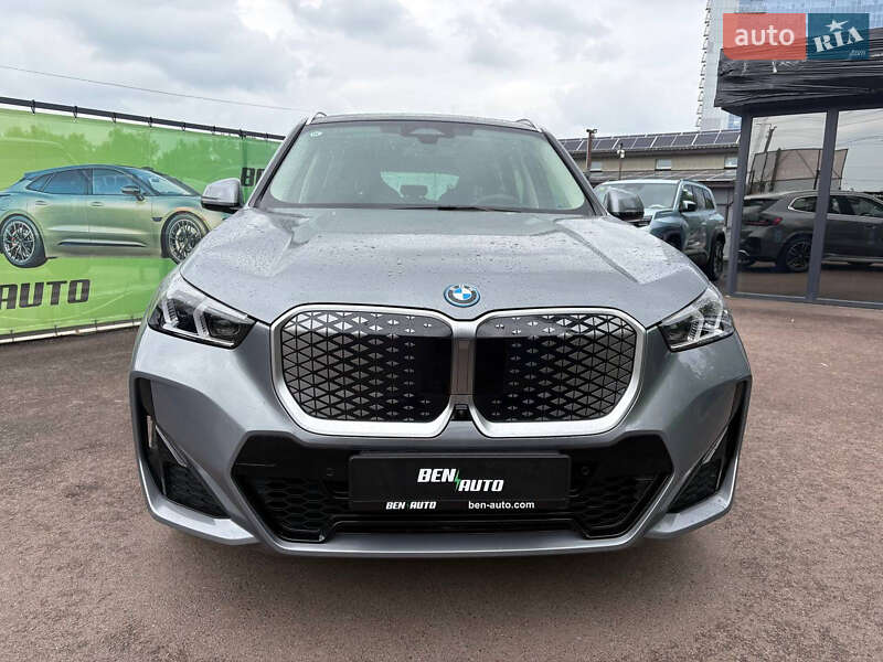 BMW iX1 2023