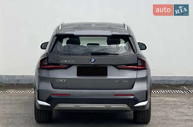 Внедорожник / Кроссовер BMW iX1 2023 в 