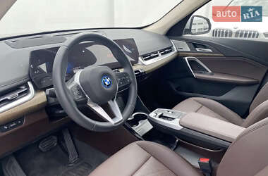 Внедорожник / Кроссовер BMW iX1 2023 в 
