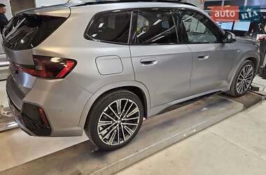 Внедорожник / Кроссовер BMW iX1 2023 в 