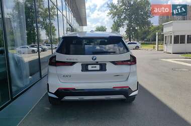 Внедорожник / Кроссовер BMW iX1 2023 в 