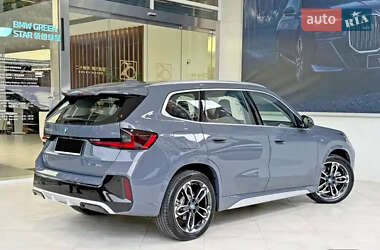 Внедорожник / Кроссовер BMW iX1 2024 в 