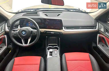 Внедорожник / Кроссовер BMW iX1 2023 в 