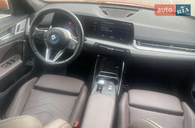 Внедорожник / Кроссовер BMW iX1 2024 в 