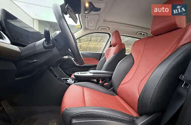 Позашляховик / Кросовер BMW iX1 2023 в 