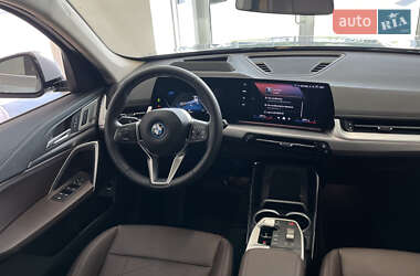 Внедорожник / Кроссовер BMW iX1 2023 в 