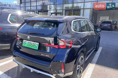 Внедорожник / Кроссовер BMW iX1 2023 в 
