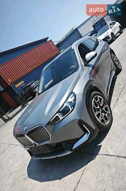 Внедорожник / Кроссовер BMW iX1 2024 в 