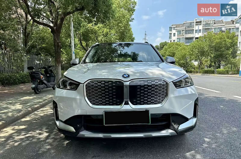 BMW iX1 2023