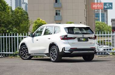 Внедорожник / Кроссовер BMW iX1 2023 в 