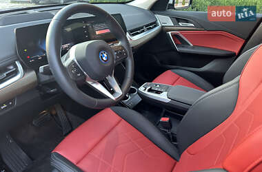 Внедорожник / Кроссовер BMW iX1 2023 в 