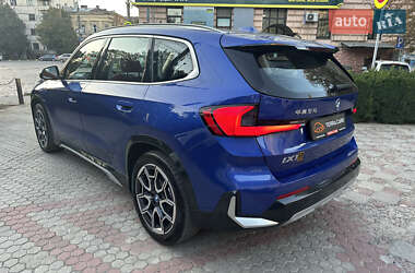 Внедорожник / Кроссовер BMW iX1 2023 в 