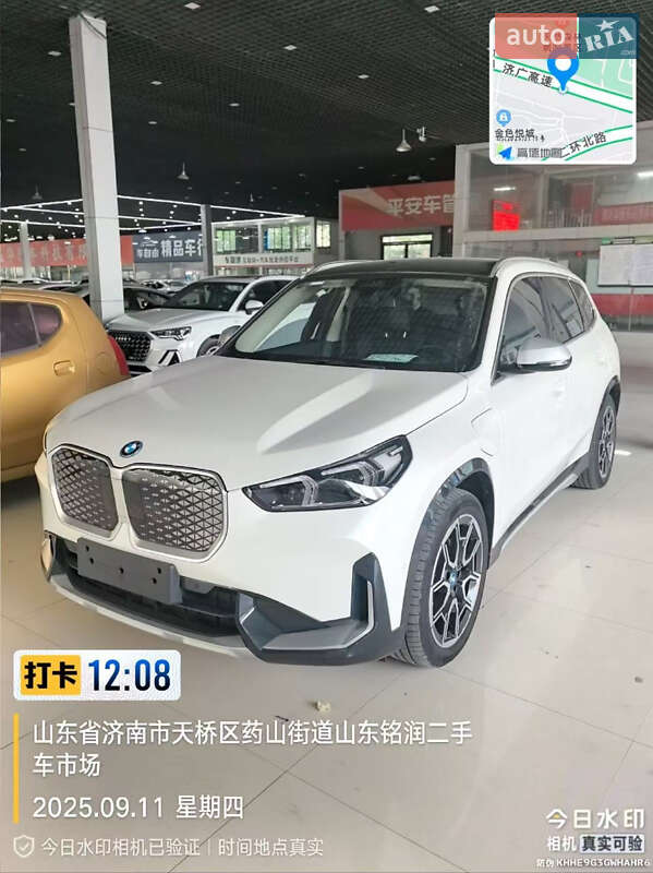 BMW iX1 2023
