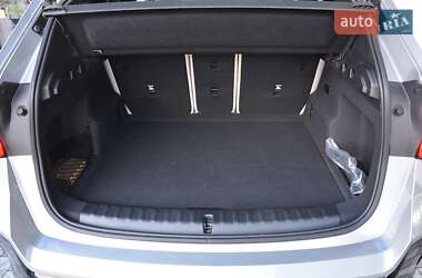 Позашляховик / Кросовер BMW iX1 2025 в 