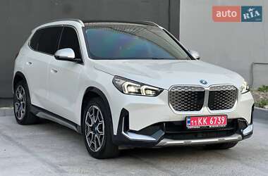 Внедорожник / Кроссовер BMW iX1 2023 в 