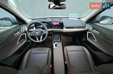 Внедорожник / Кроссовер BMW iX1 2023 в 