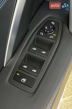 Внедорожник / Кроссовер BMW iX1 2023 в 