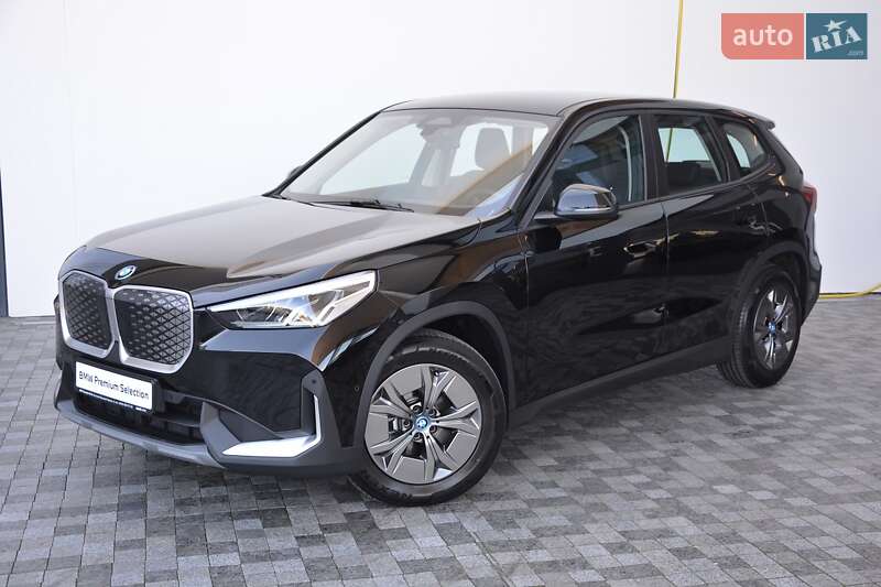 BMW iX1 2024