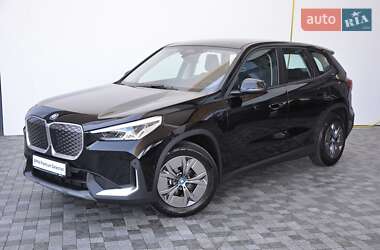 Внедорожник / Кроссовер BMW iX1 2024 в 