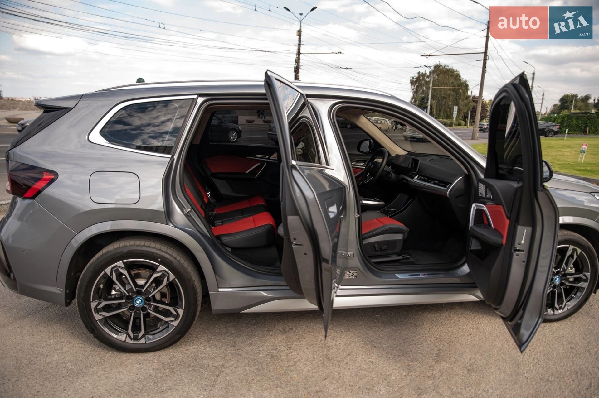 2023 BMW iX1 - мініатюра 10