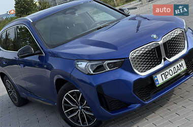 Внедорожник / Кроссовер BMW iX1 2022 в 