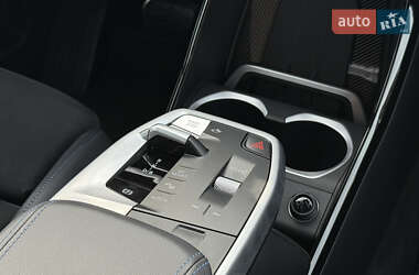 Внедорожник / Кроссовер BMW iX1 2022 в 