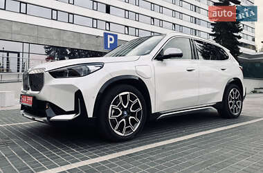 Внедорожник / Кроссовер BMW iX1 2023 в 