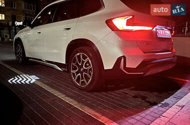 Внедорожник / Кроссовер BMW iX1 2023 в 