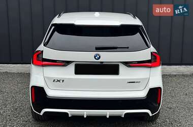 Позашляховик / Кросовер BMW iX1 2023 в 