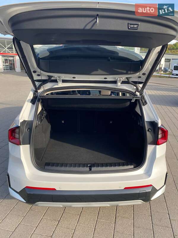 Внедорожник / Кроссовер BMW iX1 2023 в Мукачево